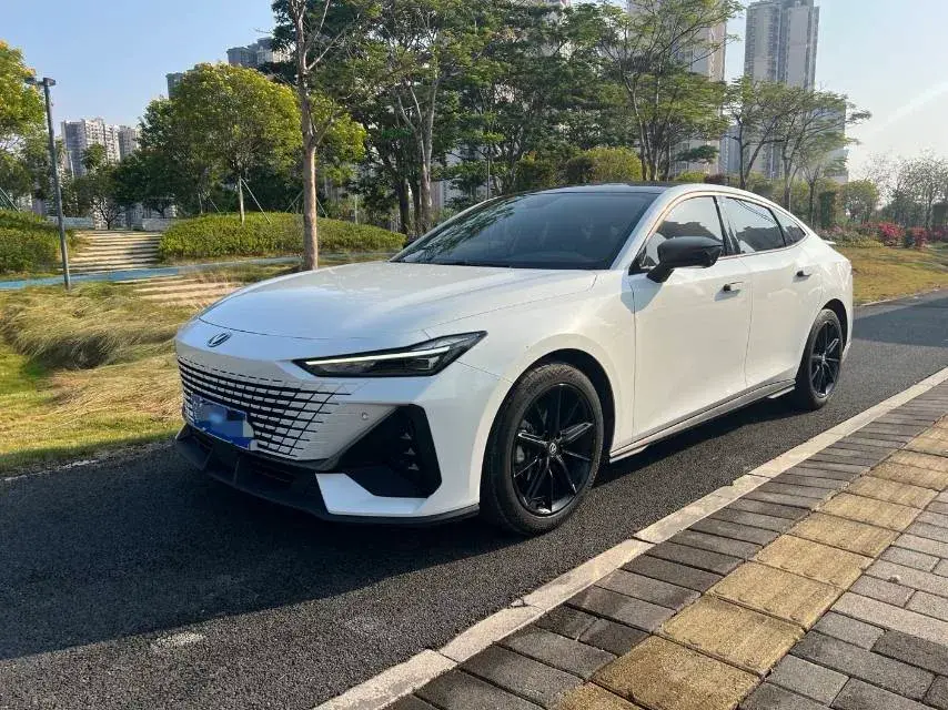 2023 ChangAn UNI-V 1.5T 188HP L4 7DCT