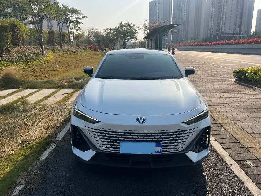 2023 CHANGAN UNI-V thumbnail 3