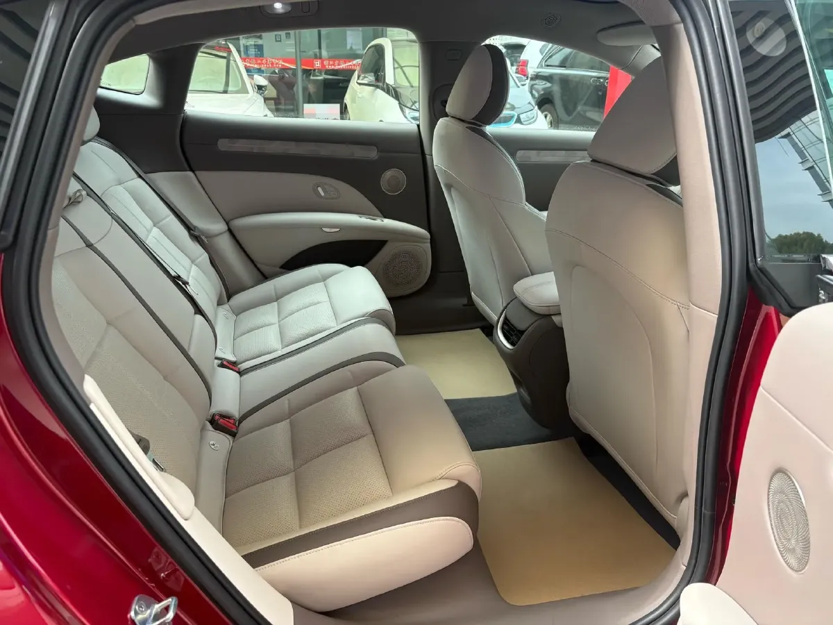 2025 IM L6 BEV,autocango,china used car exporter,china ev exporter,chinese used car exporter,chinese used ev exporter