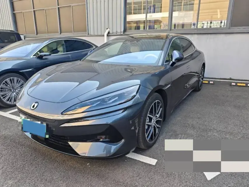 2024 Denza DenzaZ9 2.0T 207HP L4 E-CVT PHEV 38.5KWH