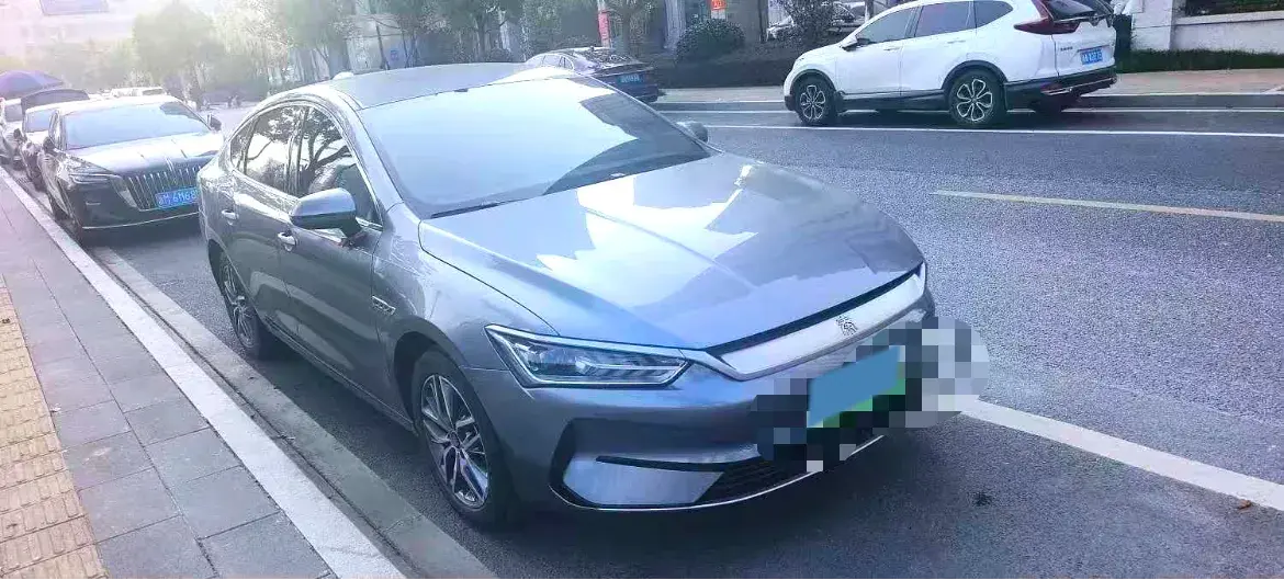 2023 BYD QIN thumbnail 2