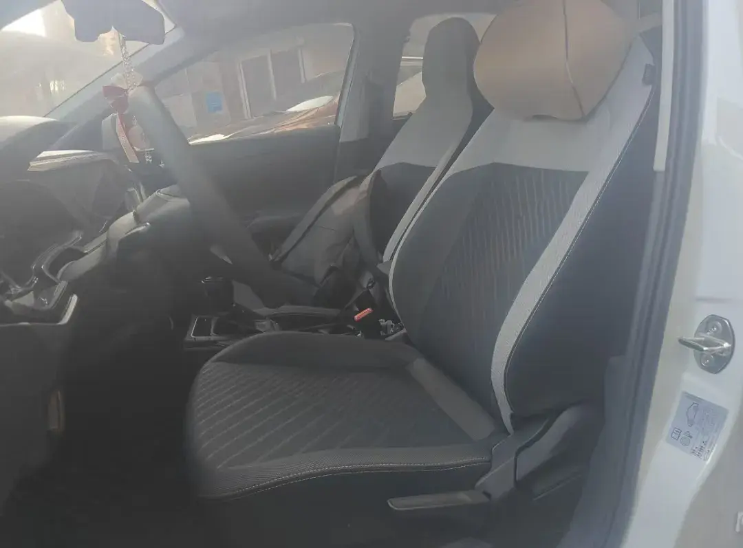 2025 VOLKSWAGEN LAVIDA thumbnail 2