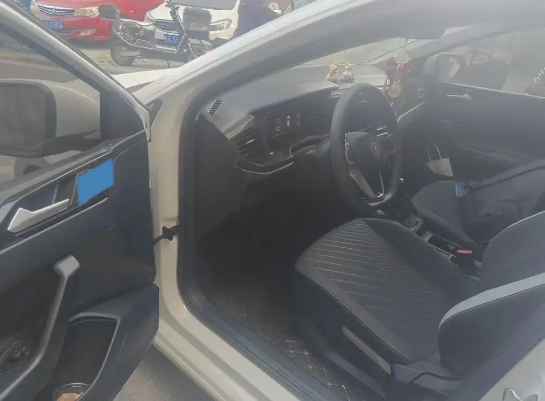 2025 VOLKSWAGEN LAVIDA thumbnail 3