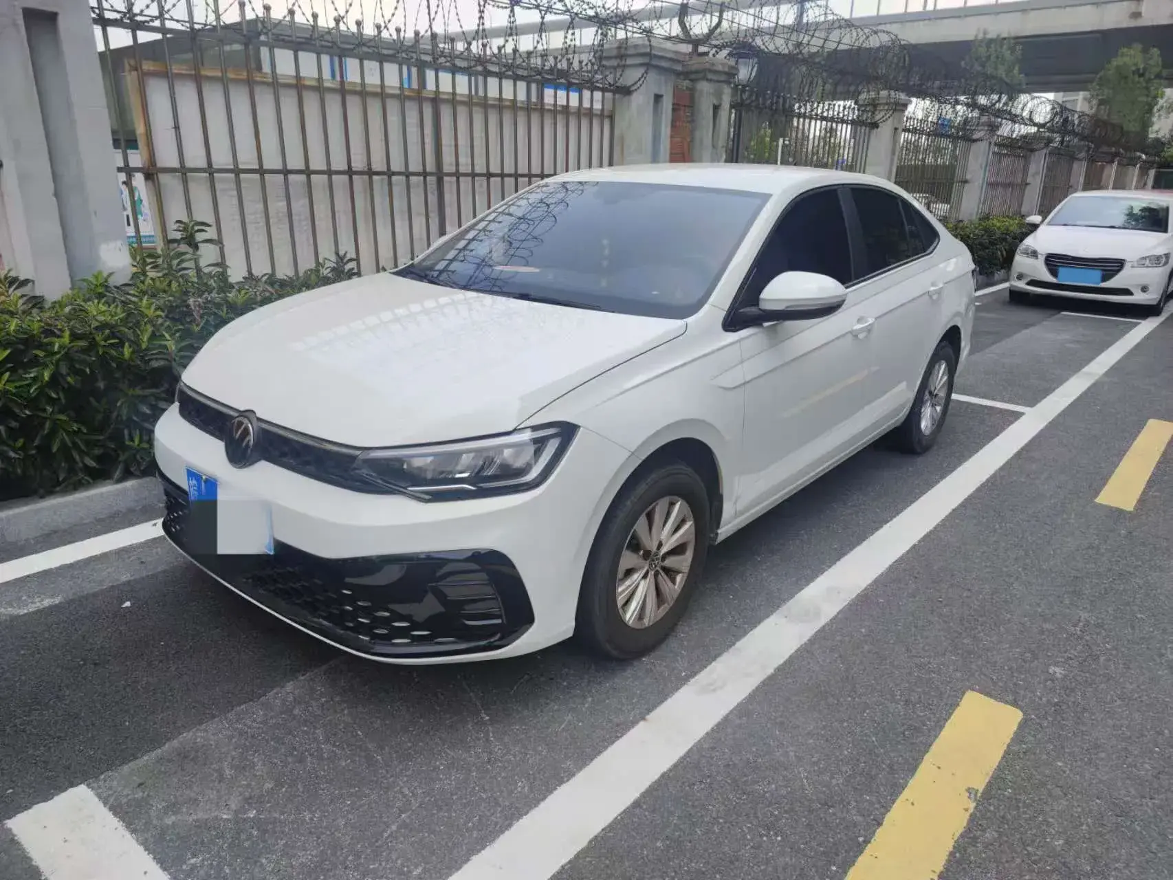 2025 VOLKSWAGEN LAVIDA view 1