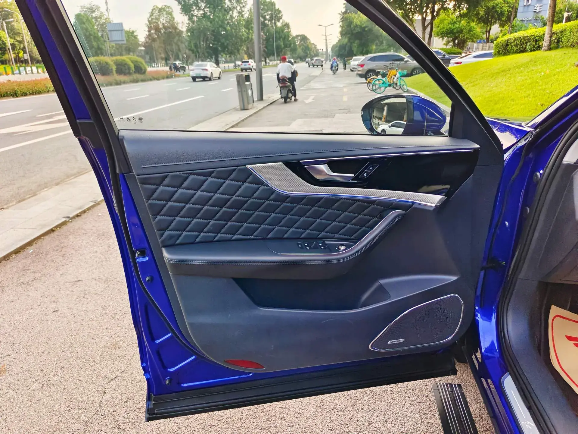 2022 HONGQI HS5 thumbnail 3