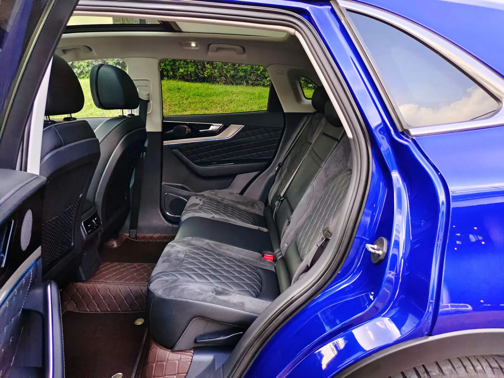 2022 HONGQI HS5 thumbnail 2