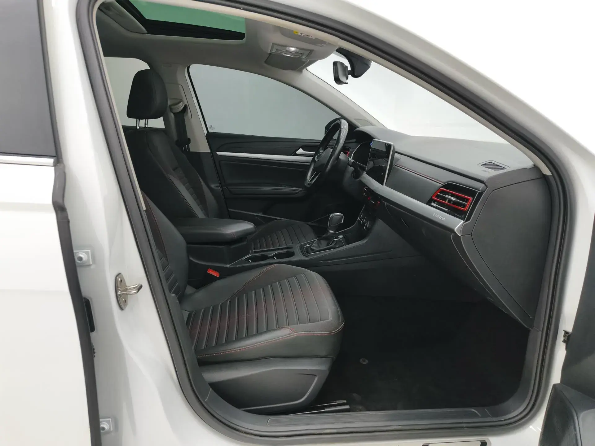 2023 VOLKSWAGEN LAVIDA thumbnail 3