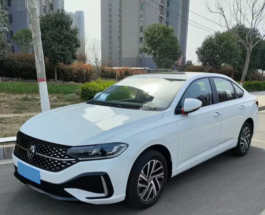 2023 VOLKSWAGEN LAVIDA view 1