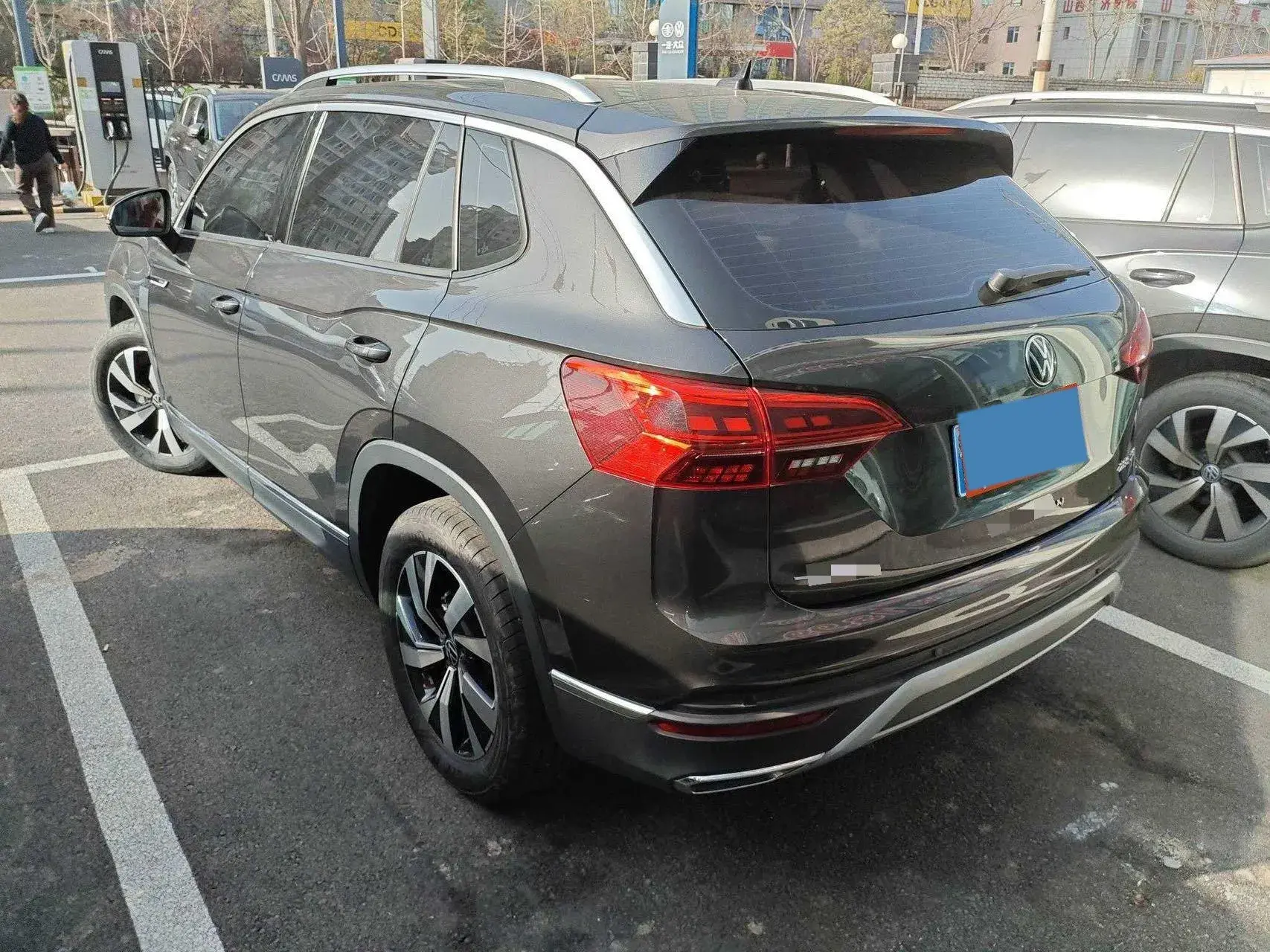 2021 VOLKSWAGEN TAYRON thumbnail 4