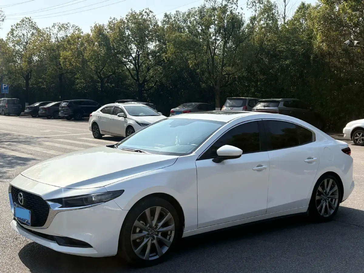 2022 Mazda 3 Axela 2.0L 158HP L4 6AT