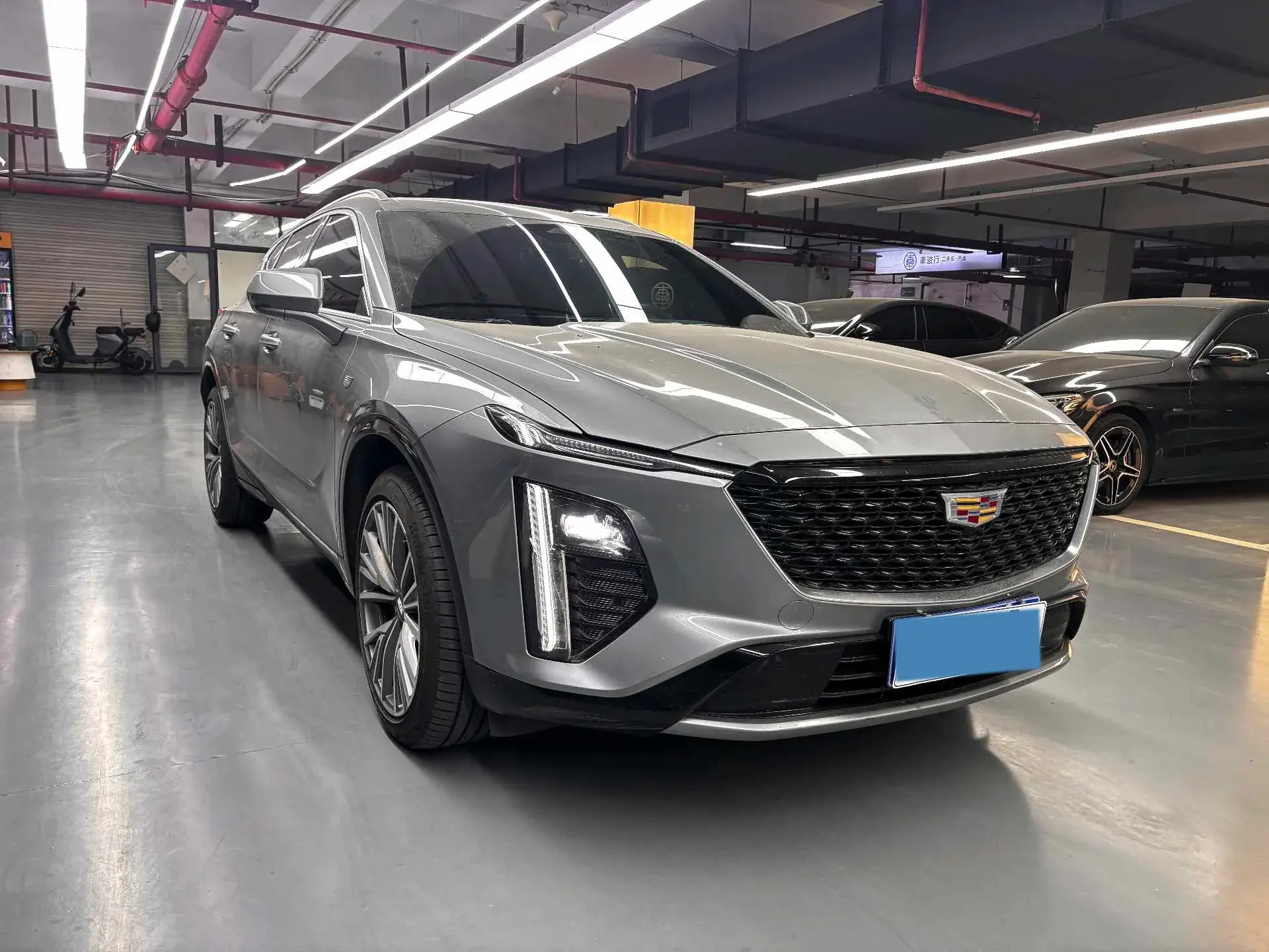 2023 CADILLAC GT4 thumbnail 3