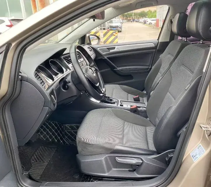 2018 VOLKSWAGEN GOLF thumbnail 4