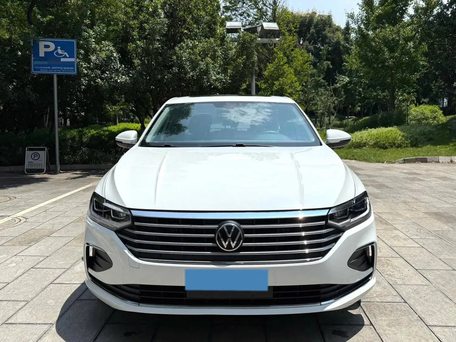 2023 VOLKSWAGEN LAVIDA thumbnail 2