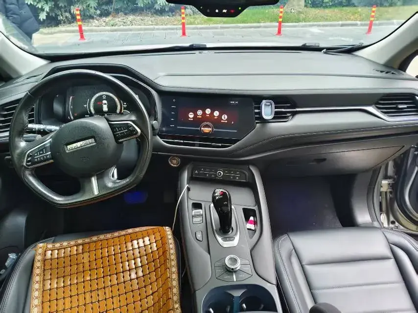 2019 HAVAL F7 thumbnail 4