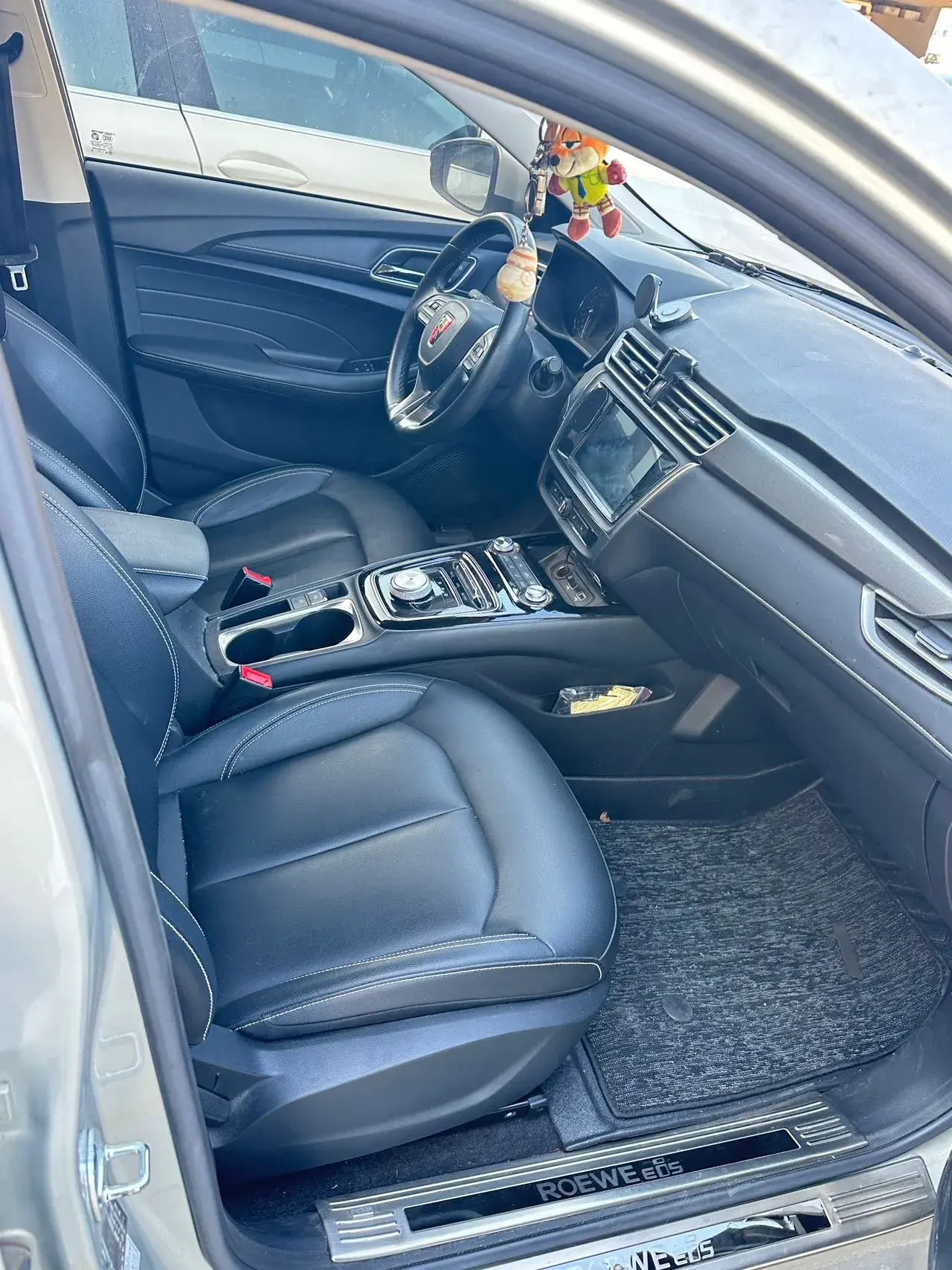 2018 ROEWE EI5 thumbnail 3