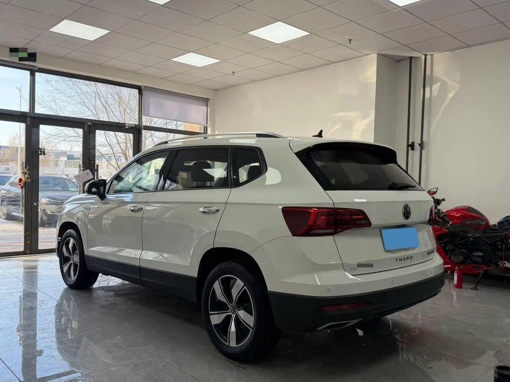 2021 VOLKSWAGEN THARU thumbnail 3