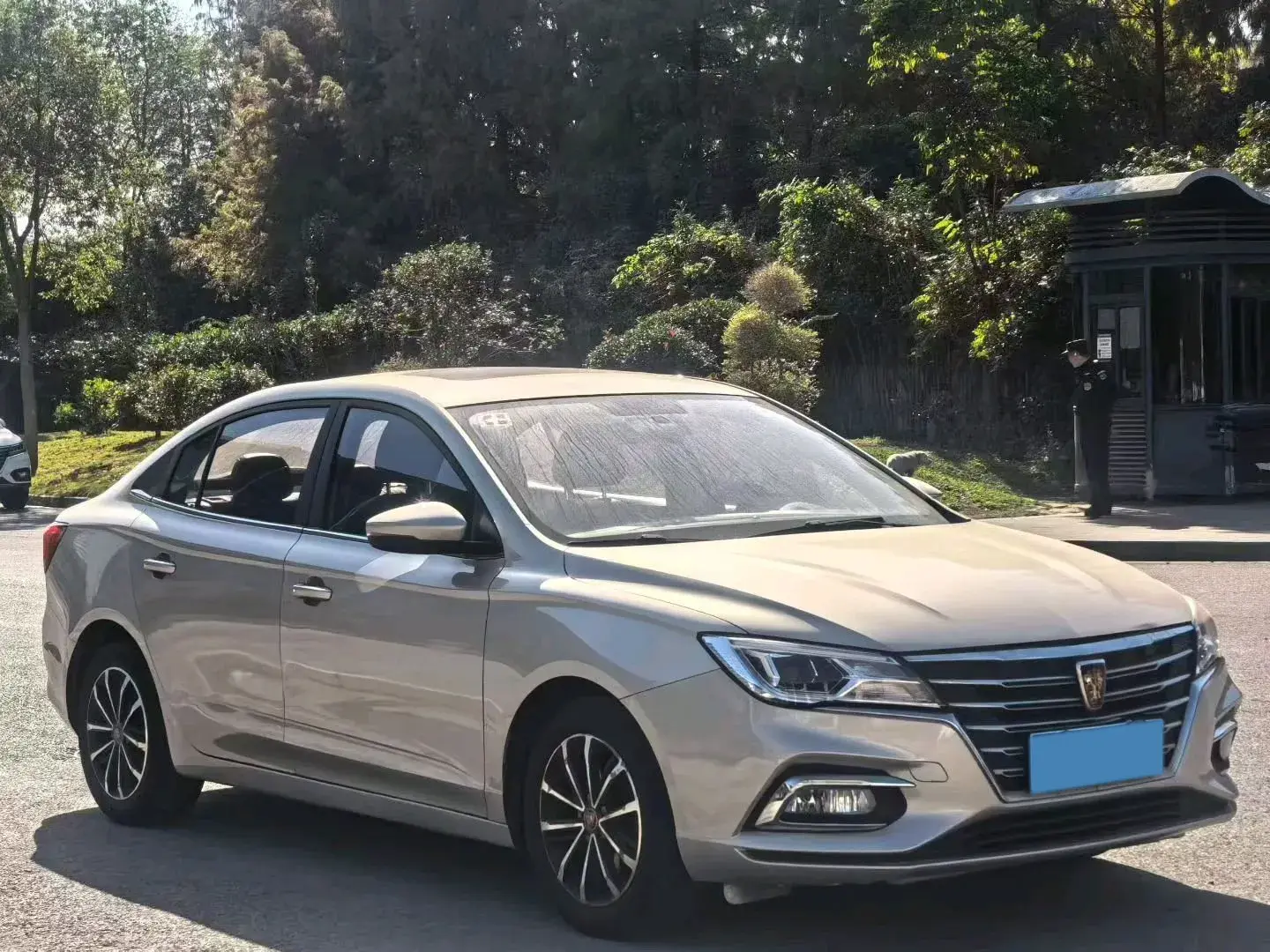 2020 ROEWE I5 thumbnail 3
