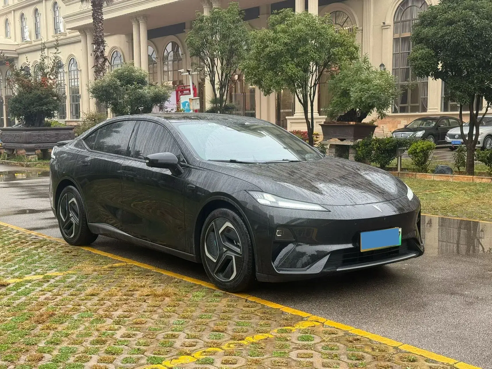 2025 DEEPAL L07 thumbnail 3