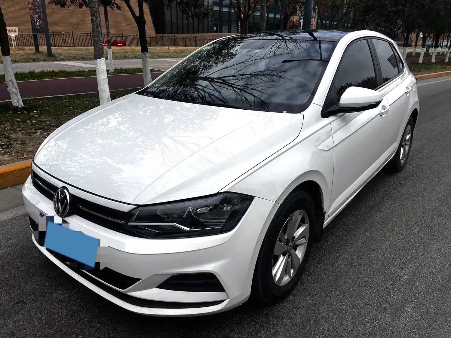 2019 VOLKSWAGEN POLO view 1