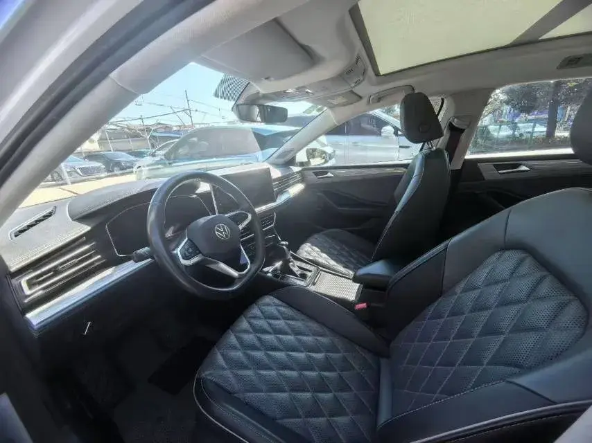 2023 VOLKSWAGEN SAGITAR thumbnail 4