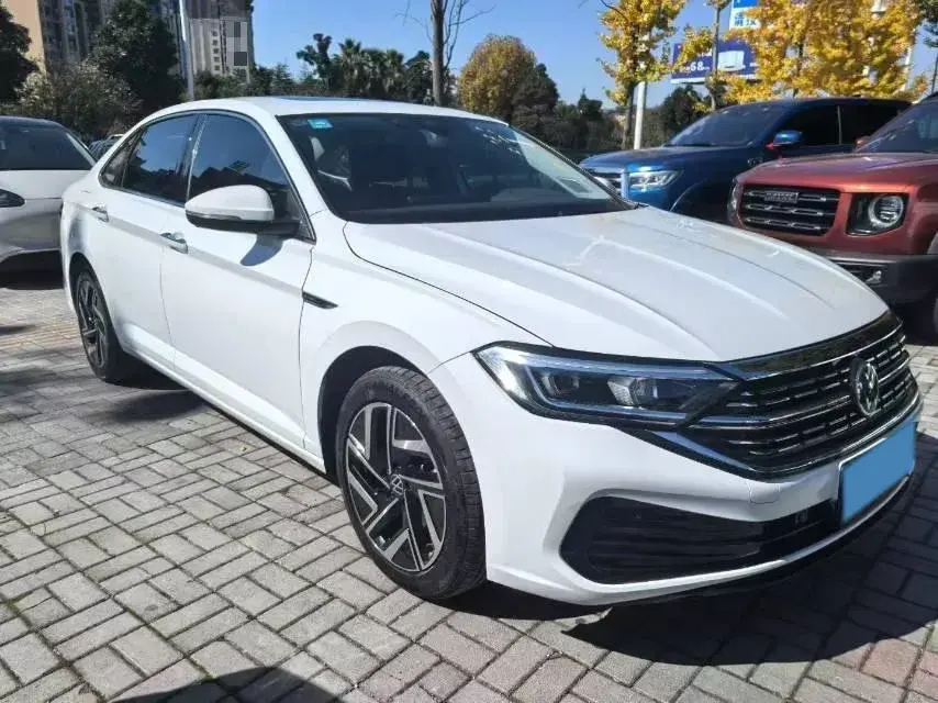 2023 VOLKSWAGEN SAGITAR thumbnail 3