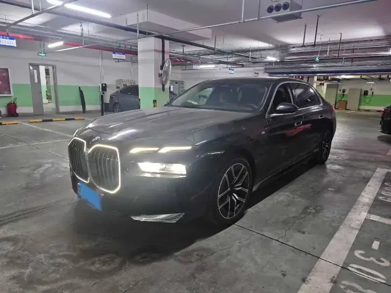 2023 BMW 7 Series 3.0T 272HP L6 8AT