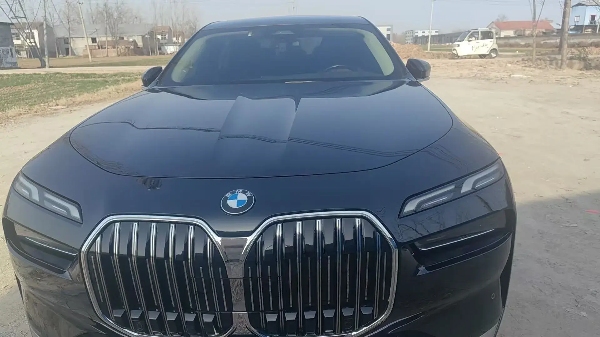 2023 BMW 7 thumbnail 2