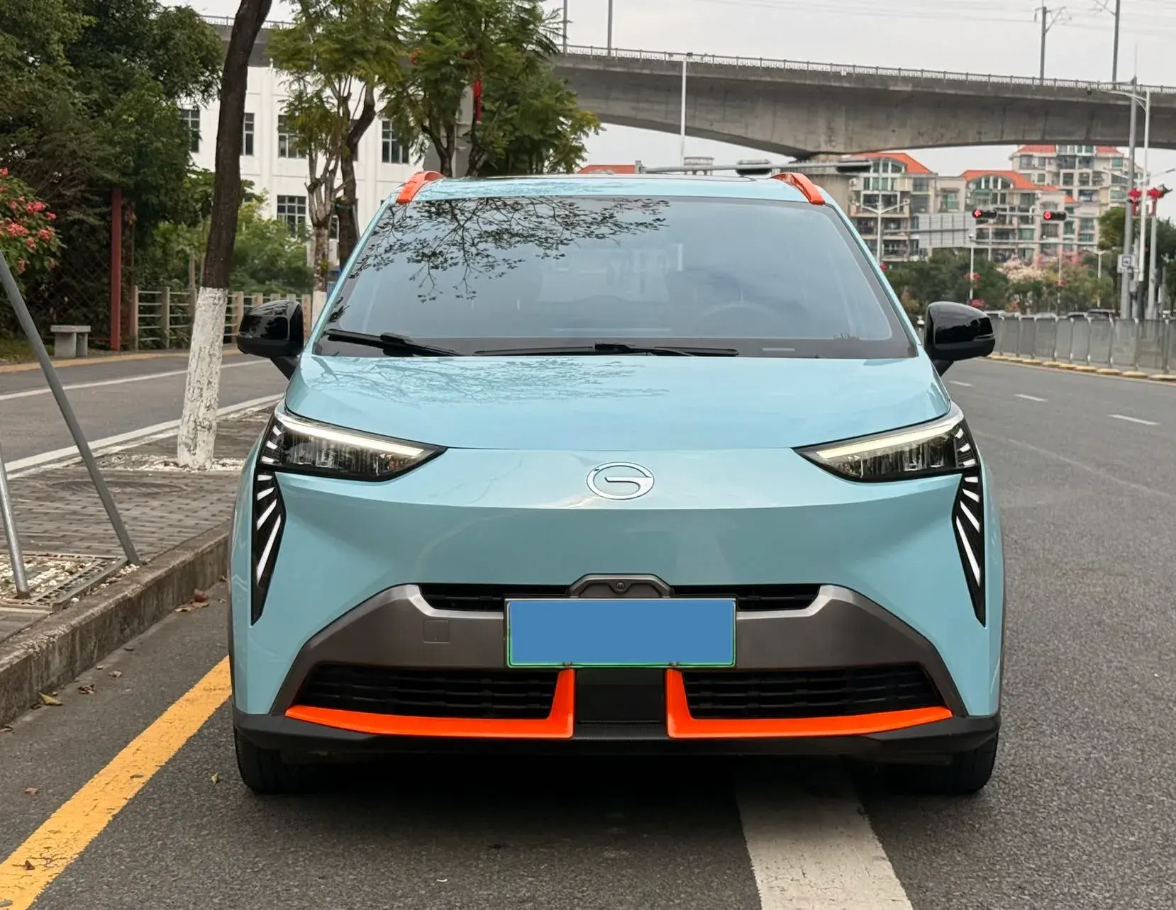 2021 AION Y thumbnail 2