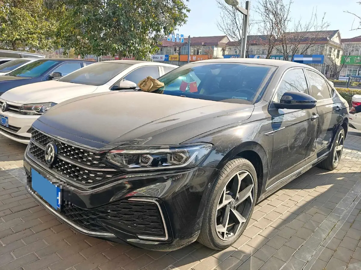 2023 Volkswagen Passat 2.0T 186HP L4 7DCT