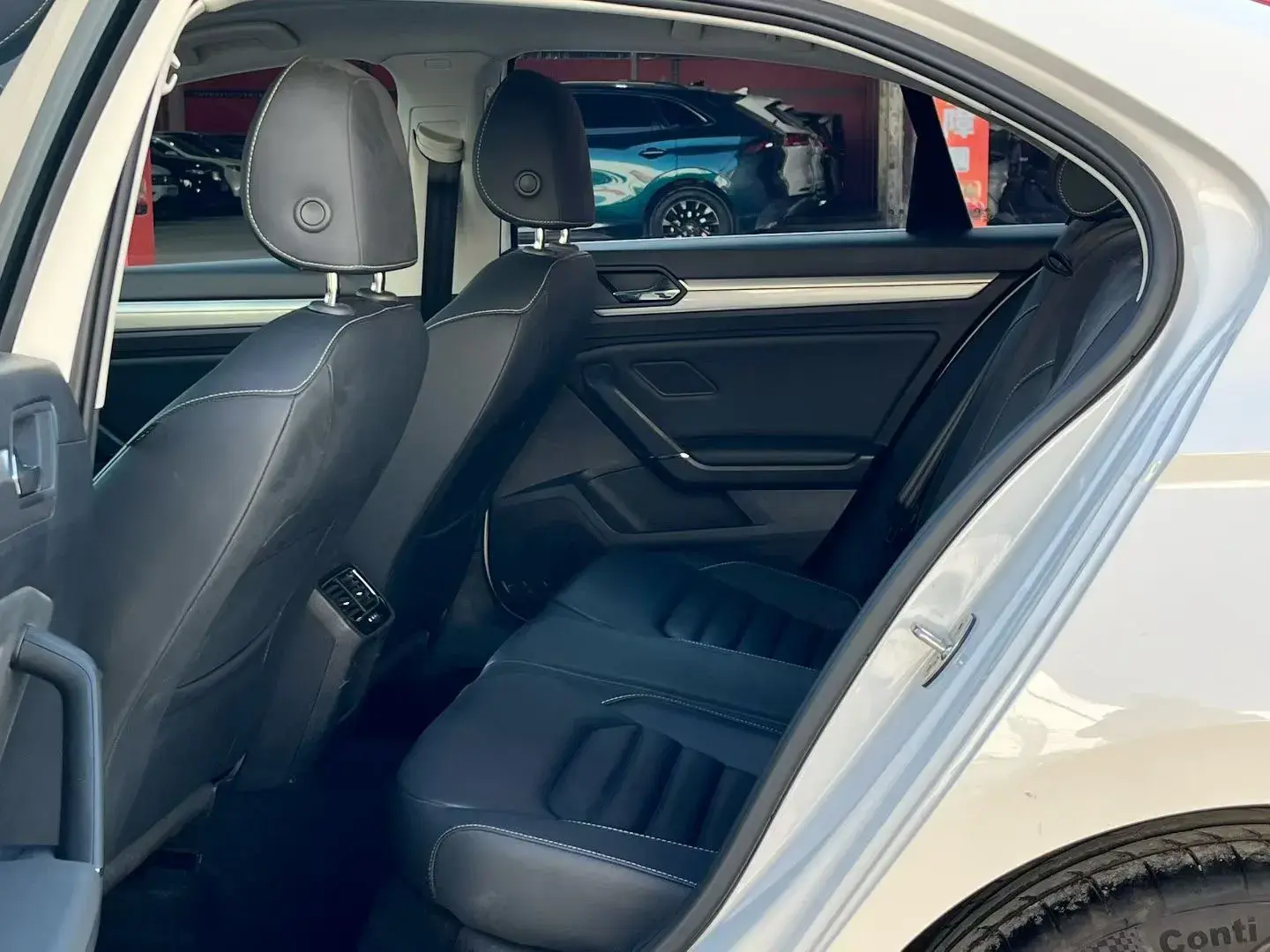 2018 VOLKSWAGEN LAMANDO thumbnail 4