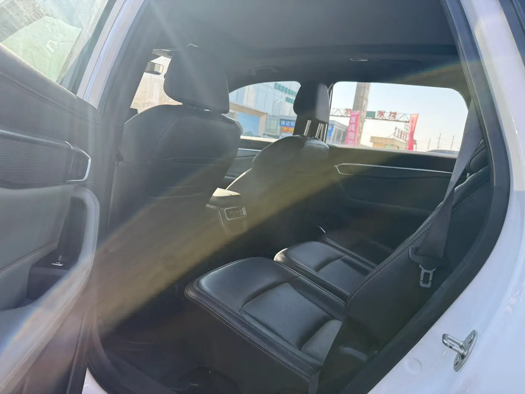 2023 GEELY OKAVANGO thumbnail 4