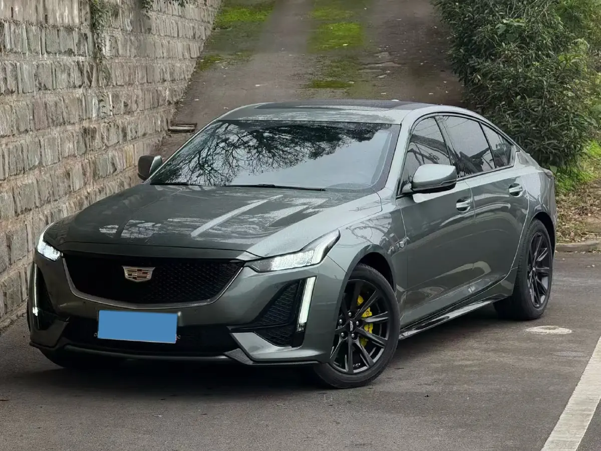 2024 Cadillac CT5 2.0T 237HP L4 10AT