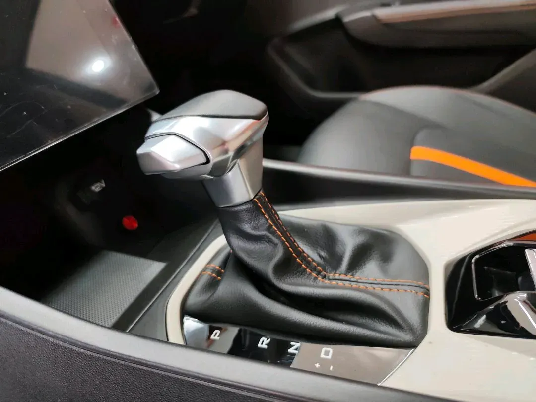 2023 DongFeng Aeolus YiXuan 1.5L 125HP L4 6DCT,autocango,china used car exporter,china ev exporter,chinese used car exporter,chinese used ev exporter