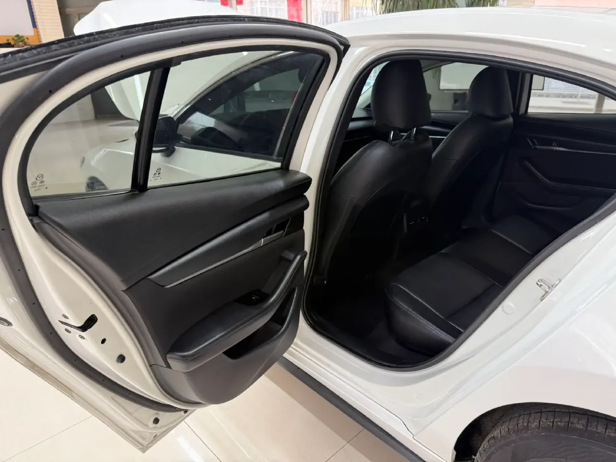 2021 Mazda 3 Axela 1.5L 117HP L4 6AT,autocango,china used car exporter,china ev exporter,chinese used car exporter,chinese used ev exporter