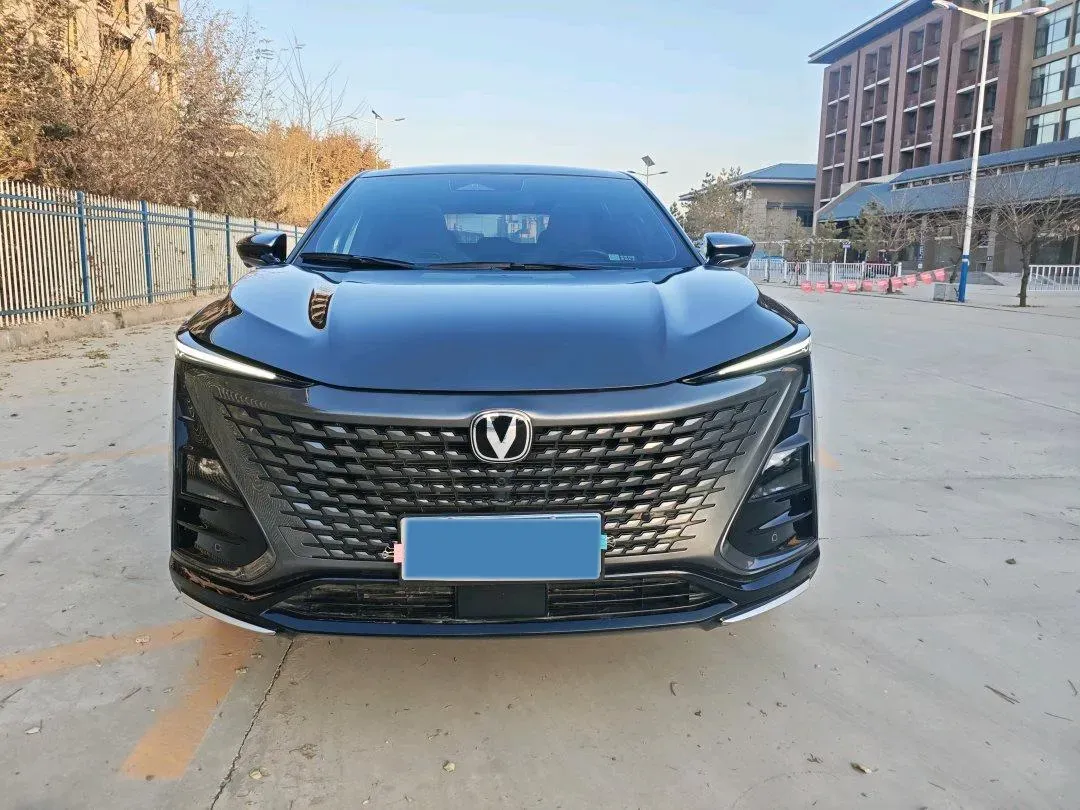 2023 ChangAn UNI-T 1.5T 188HP L4 7DCT,autocango,china used car exporter,china ev exporter,chinese used car exporter,chinese used ev exporter
