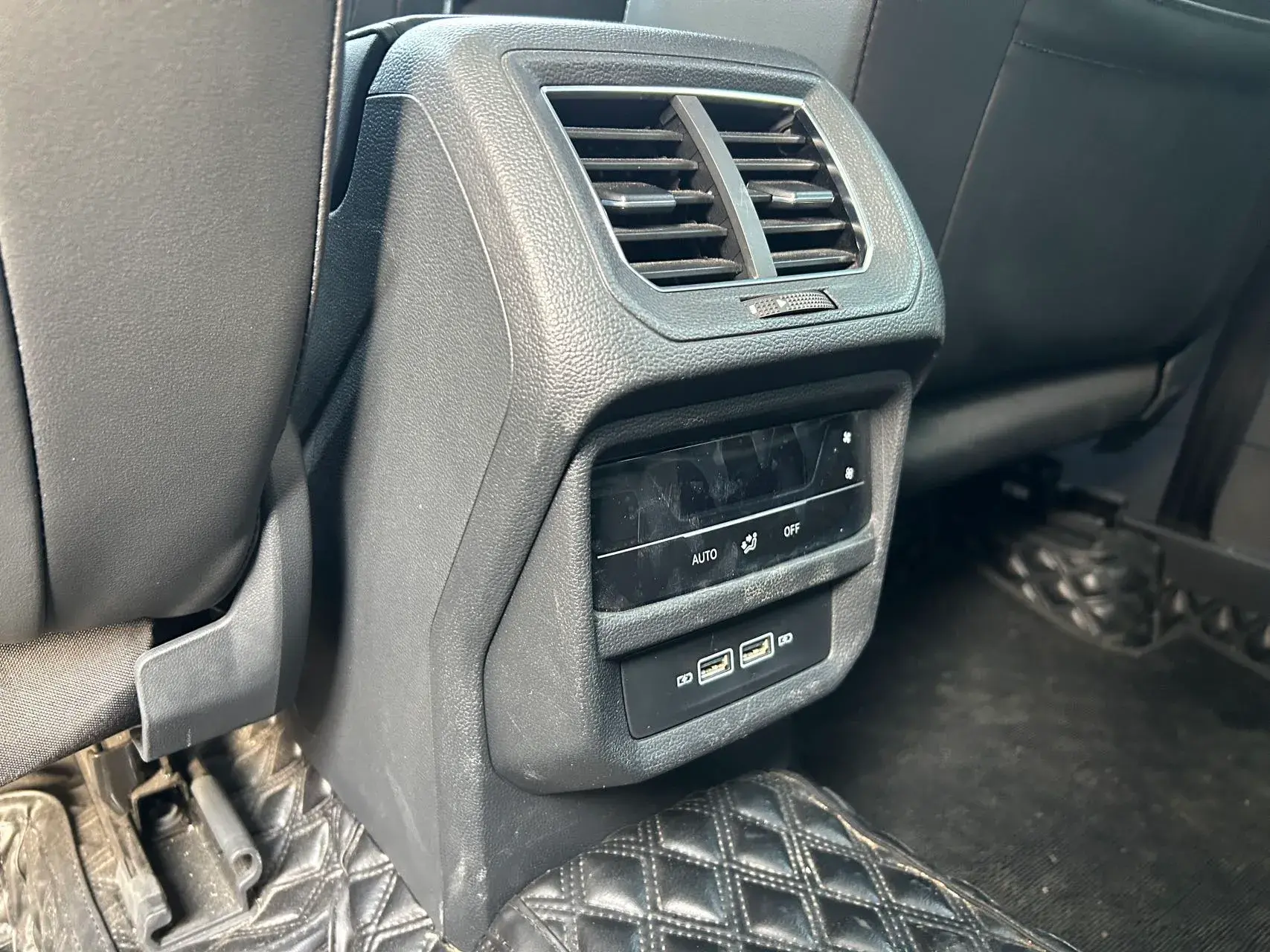 2023 VOLKSWAGEN TAYRON thumbnail 3