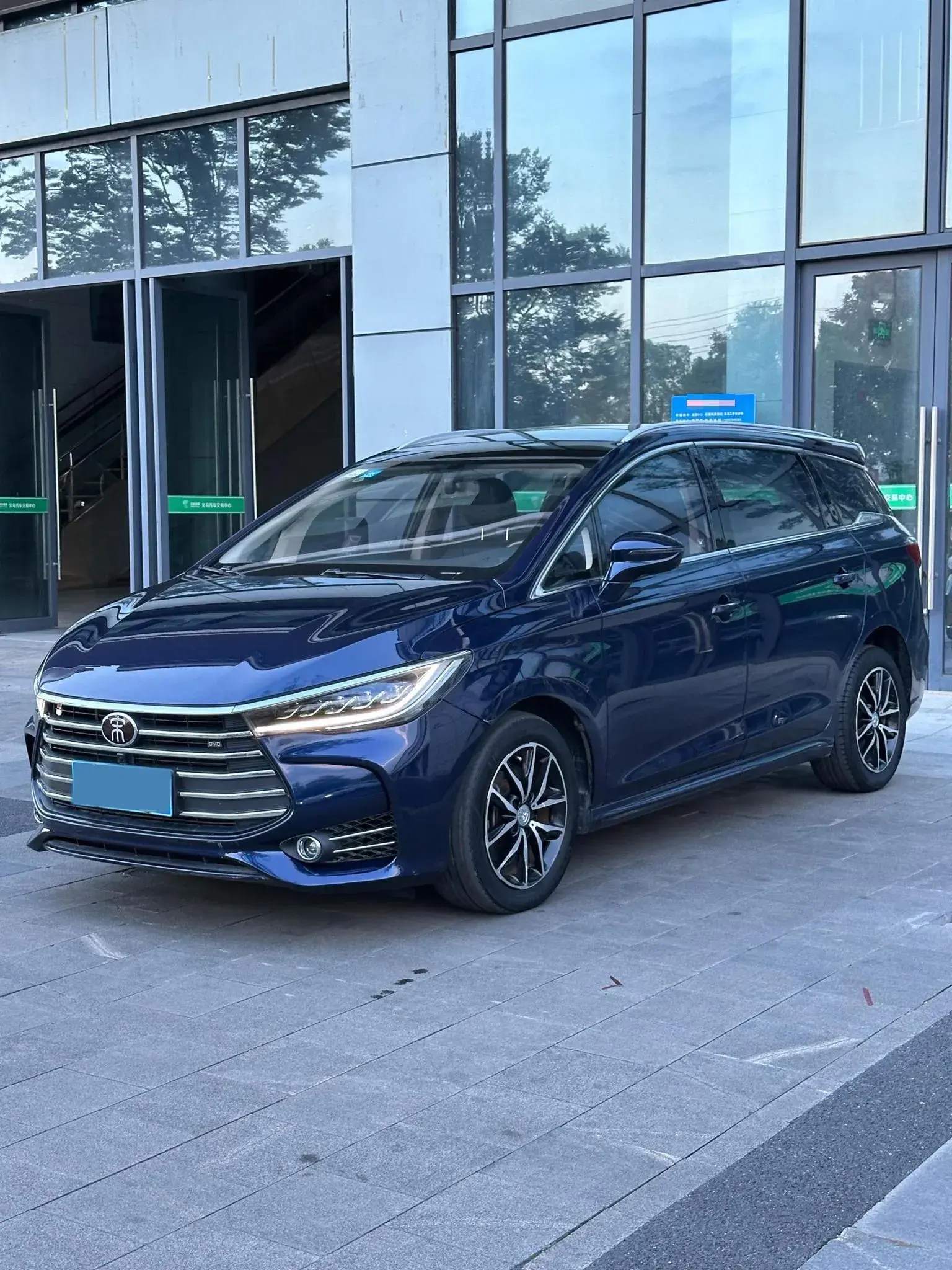 2018 BYD SONG view 1