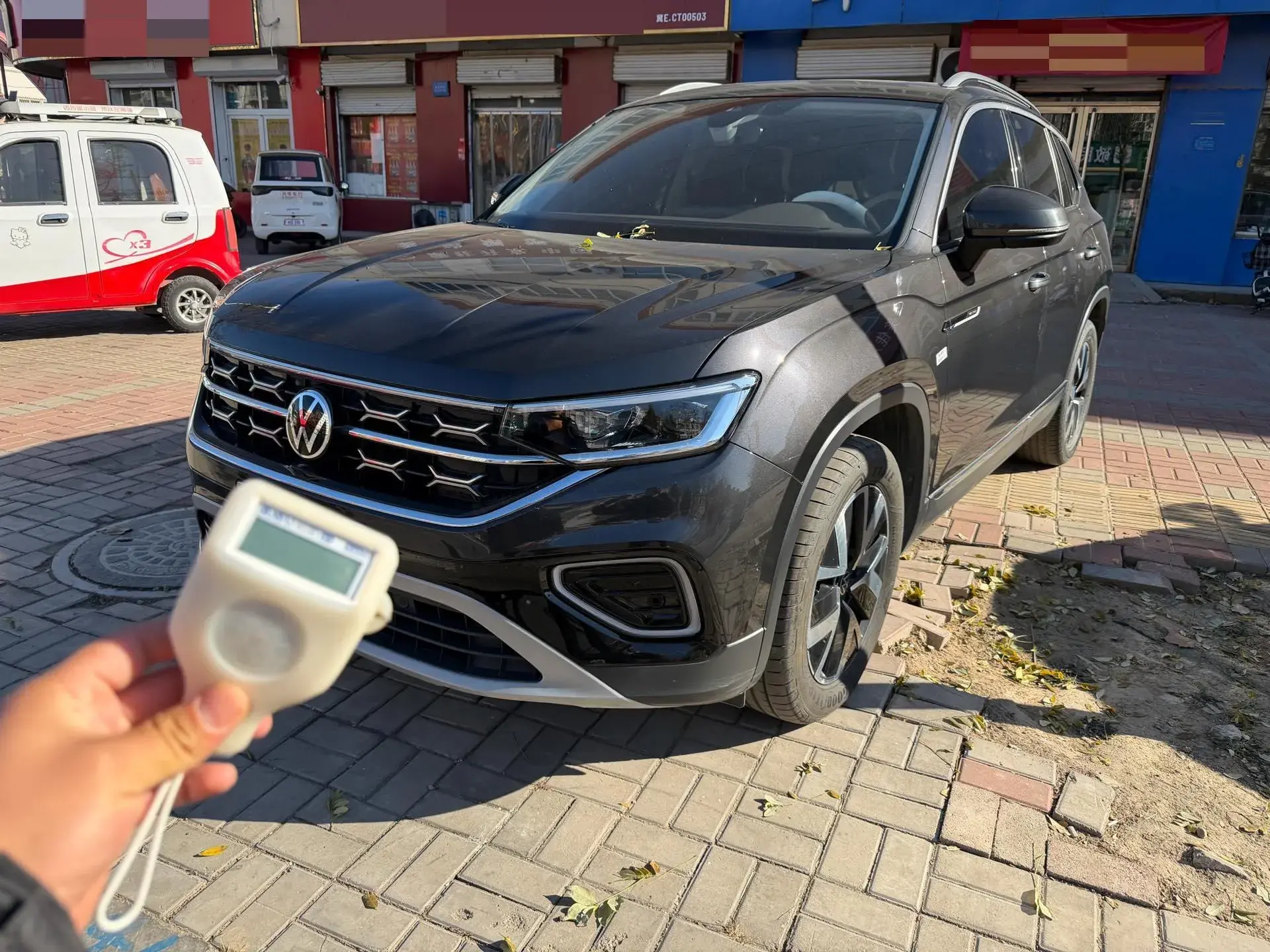 2023 VOLKSWAGEN TAYRON view 1