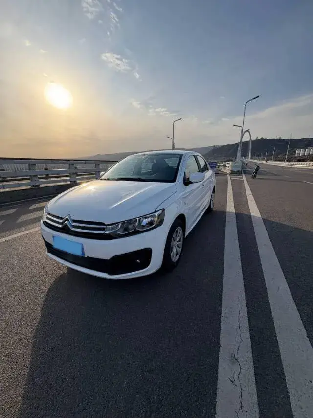 2017 CITROEN ELYSEE view 1