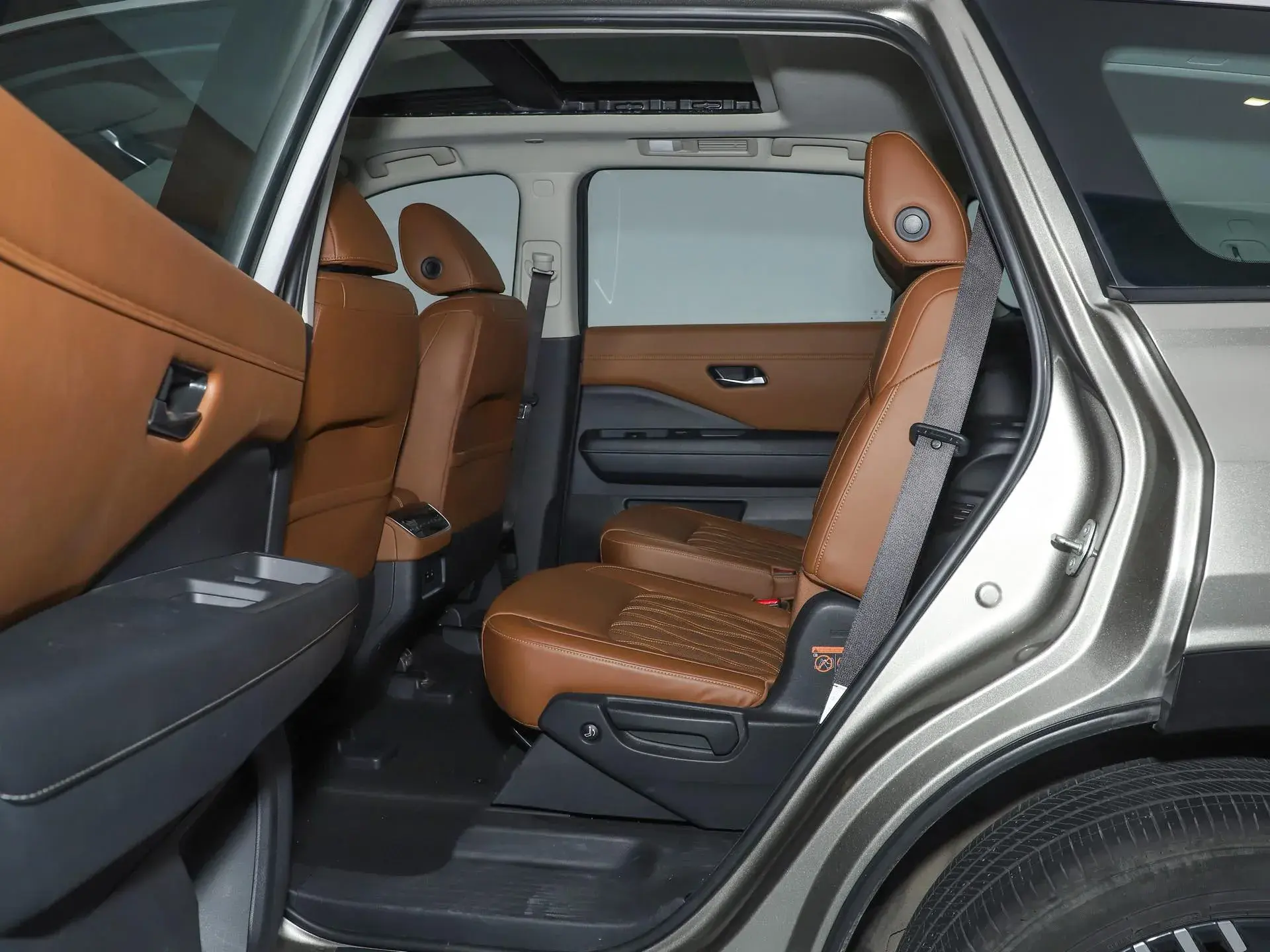 2024 NISSAN PATHFINDER thumbnail 4