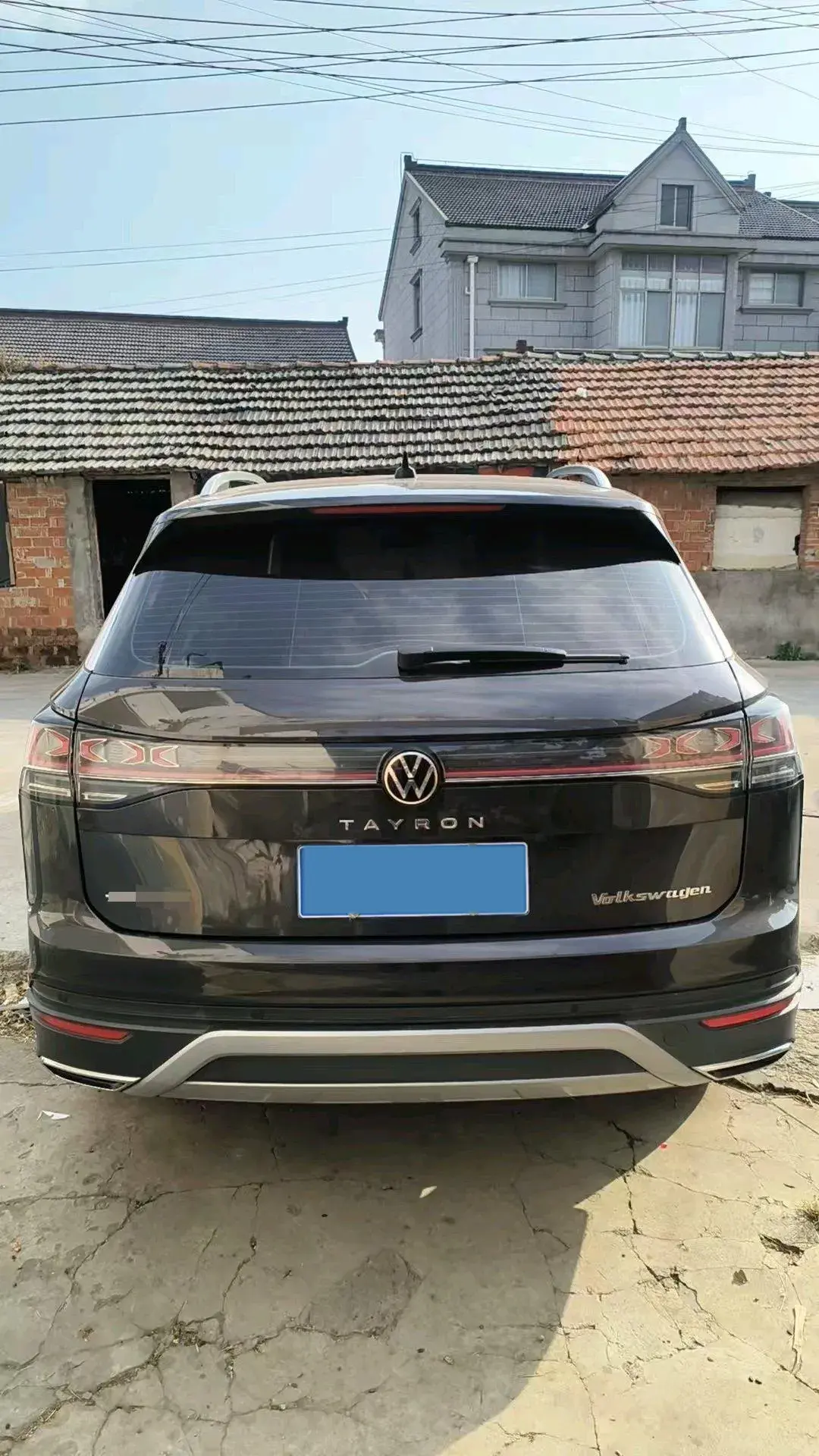 2023 VOLKSWAGEN TAYRON thumbnail 4