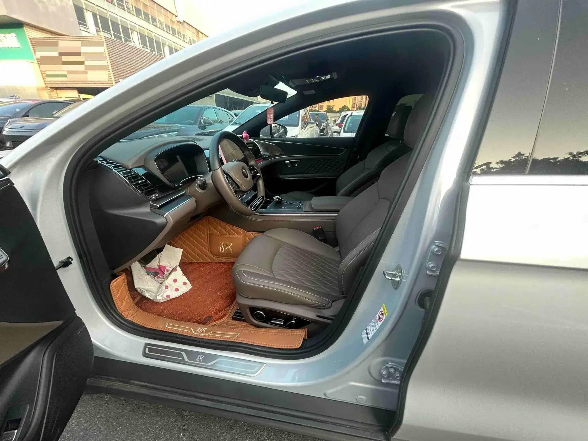 2024 BYD HAN thumbnail 4