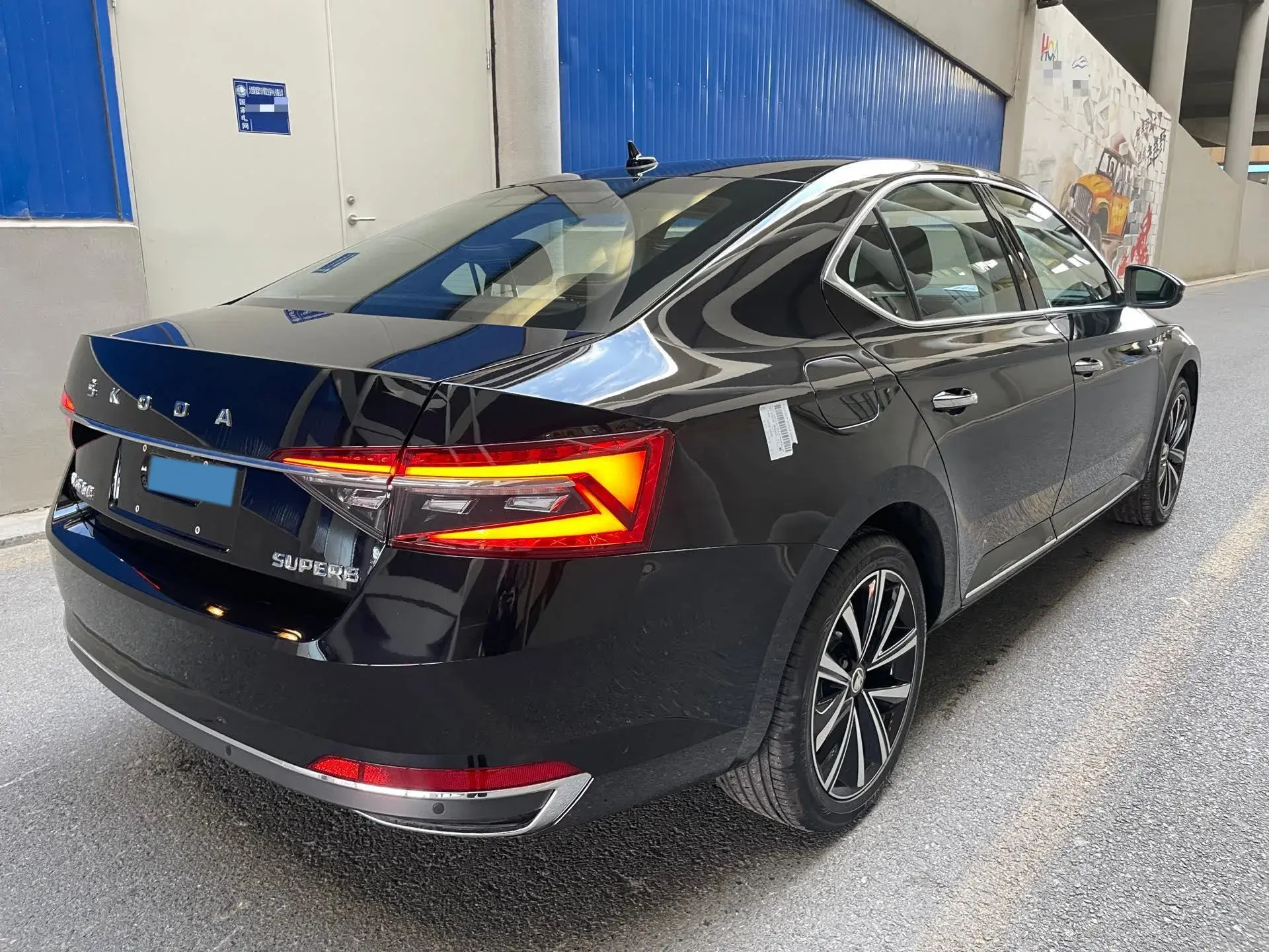 2023 SKODA SUPERB thumbnail 4