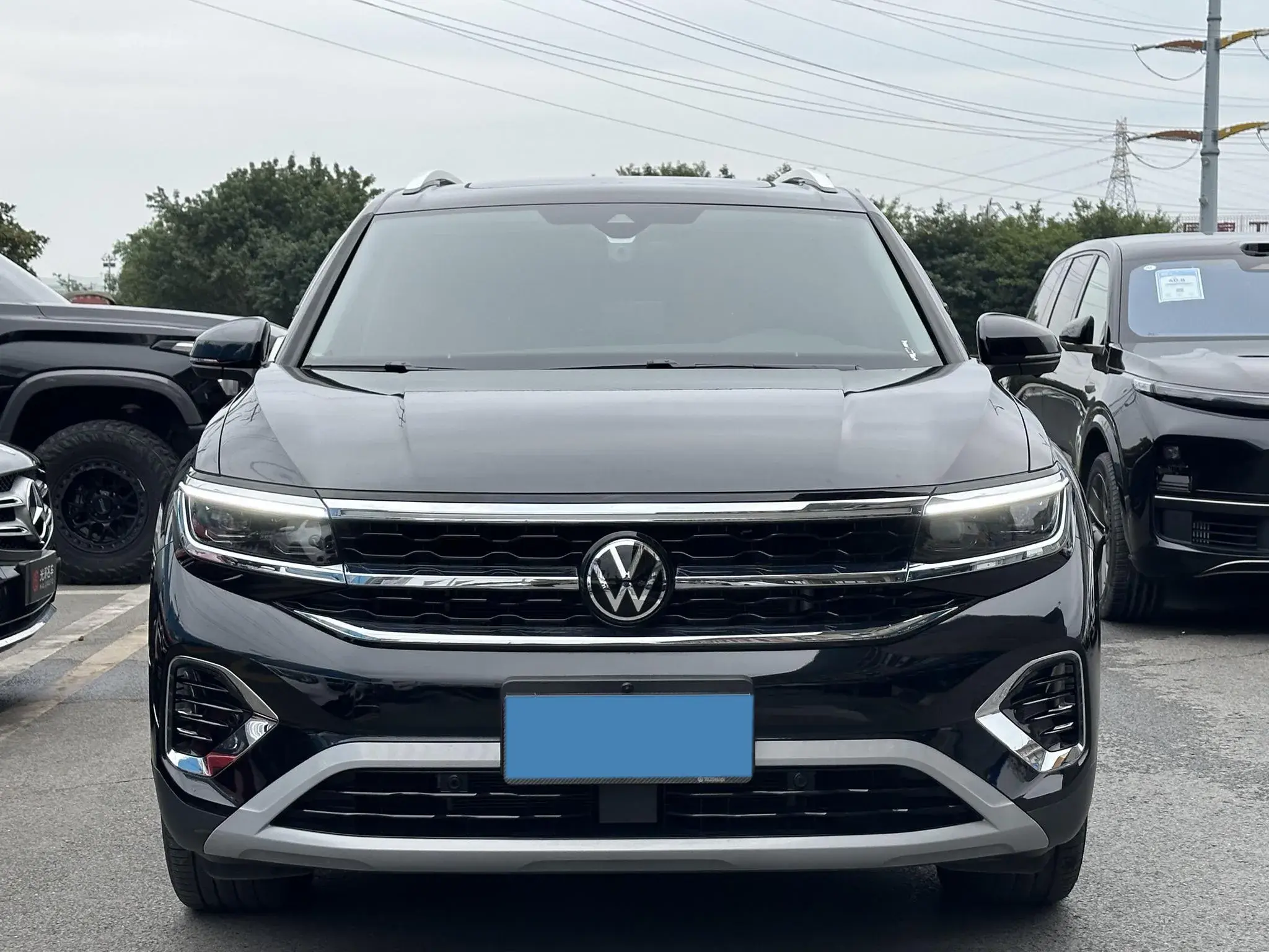 2023 VOLKSWAGEN TALAGON thumbnail 3