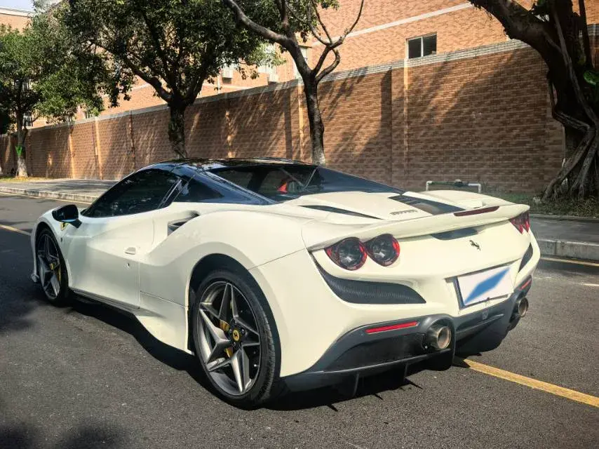 2019 ASTON MARTIN thumbnail 4