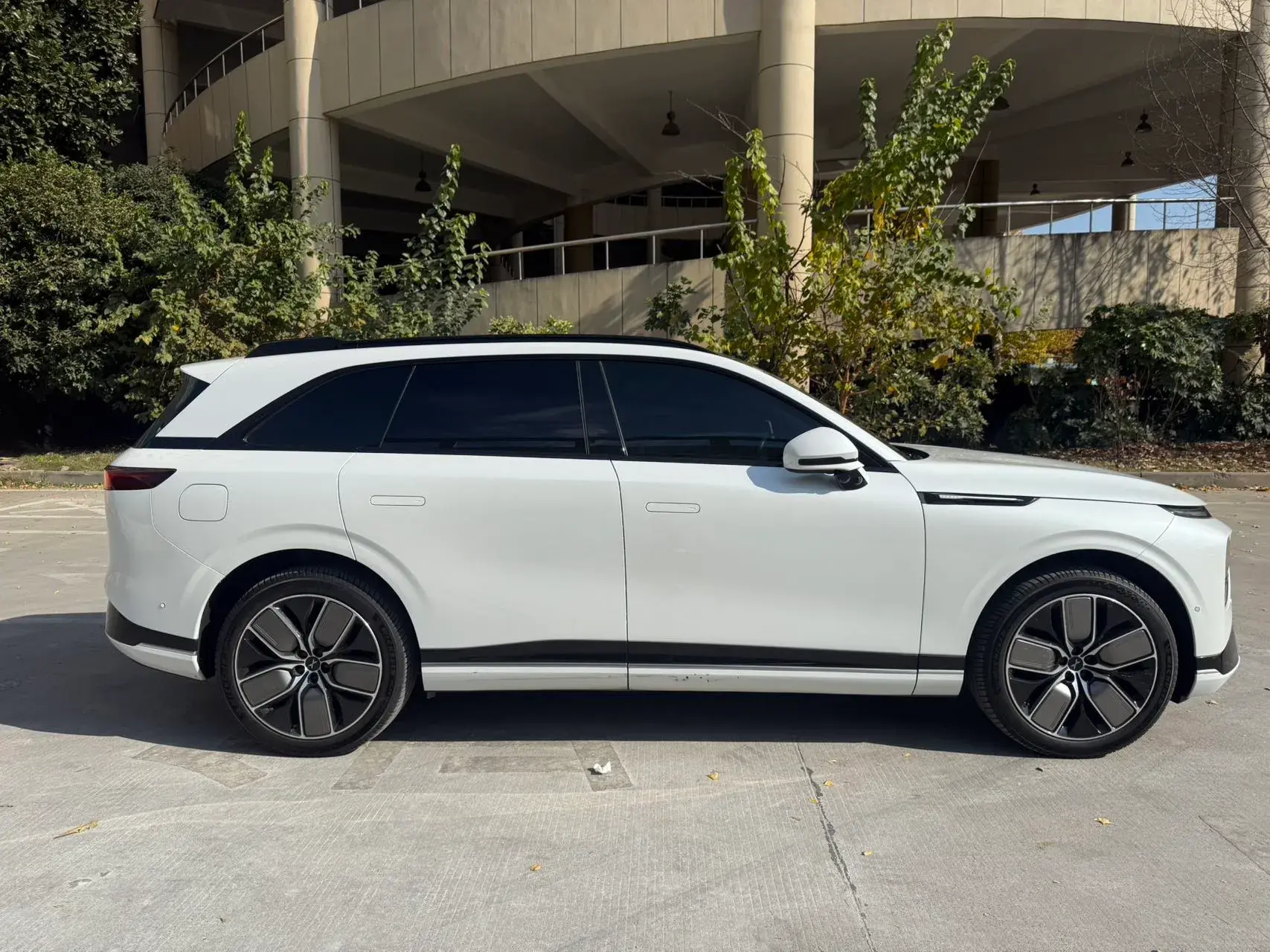 2022 XPENG G9 thumbnail 4