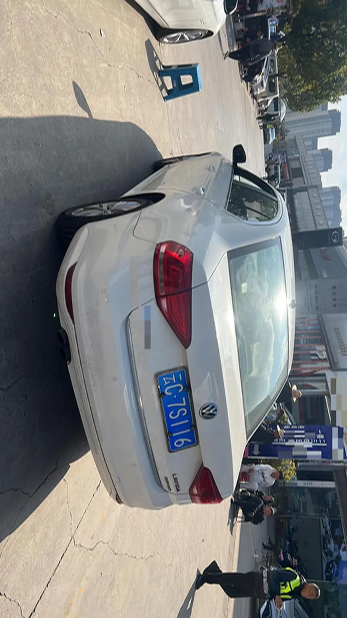 2017 VOLKSWAGEN LAVIDA thumbnail 4