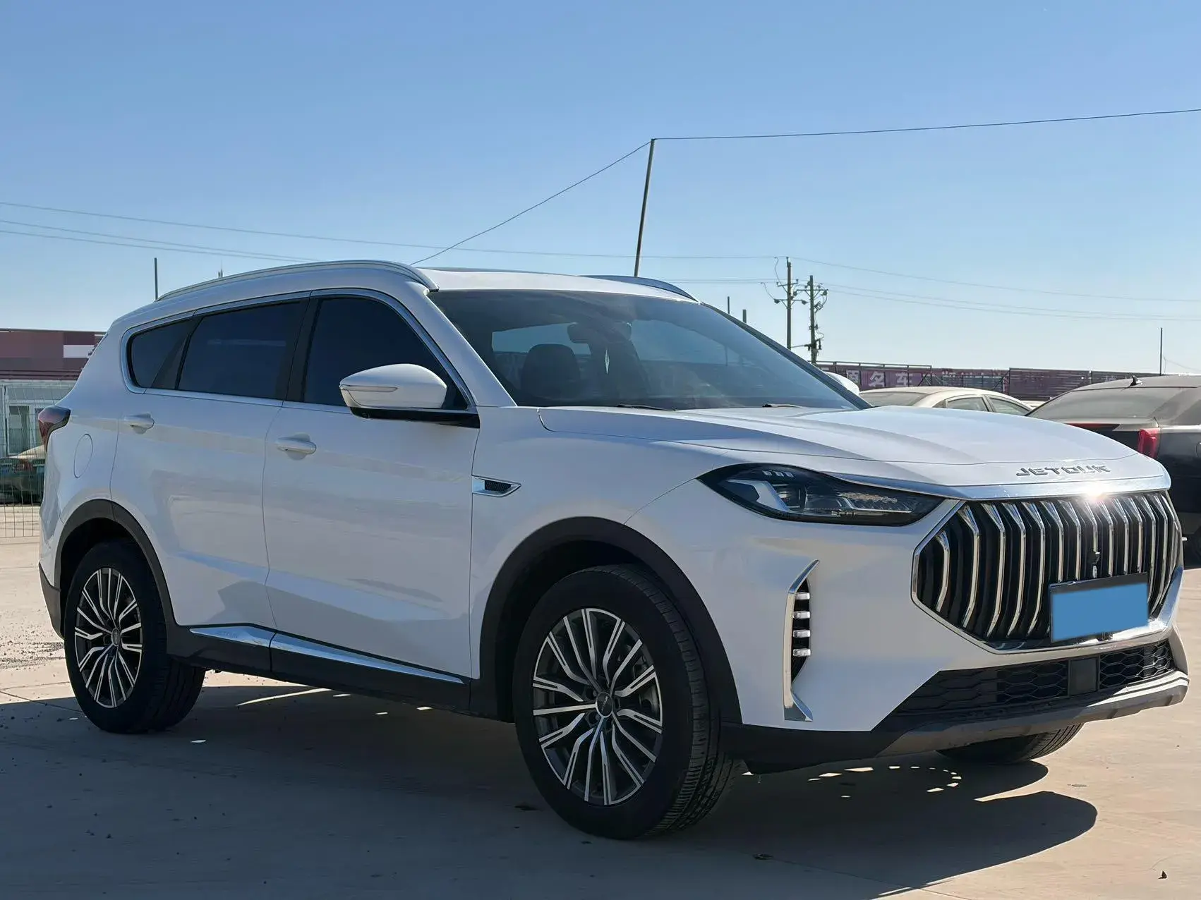 2023 JETOUR X70 thumbnail 3