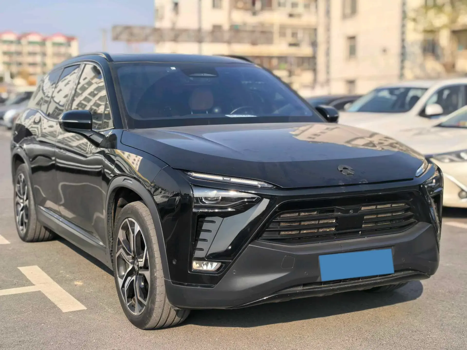 2020 NIO ES8 thumbnail 3