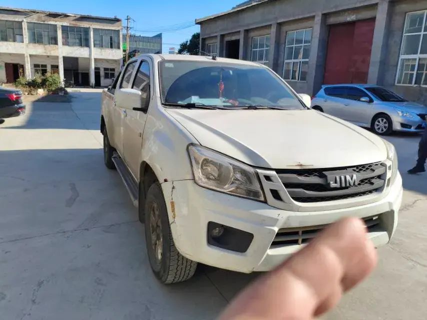 2018 ISUZU RE-MAX thumbnail 3